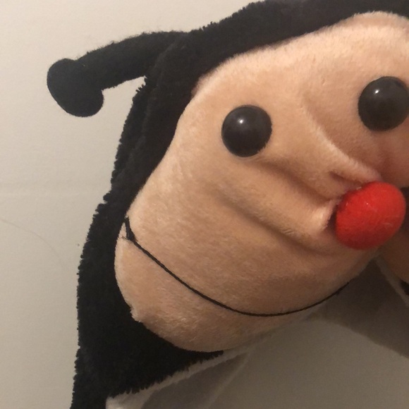 Bee hat with pockets for your hands - Picture 3 of 4